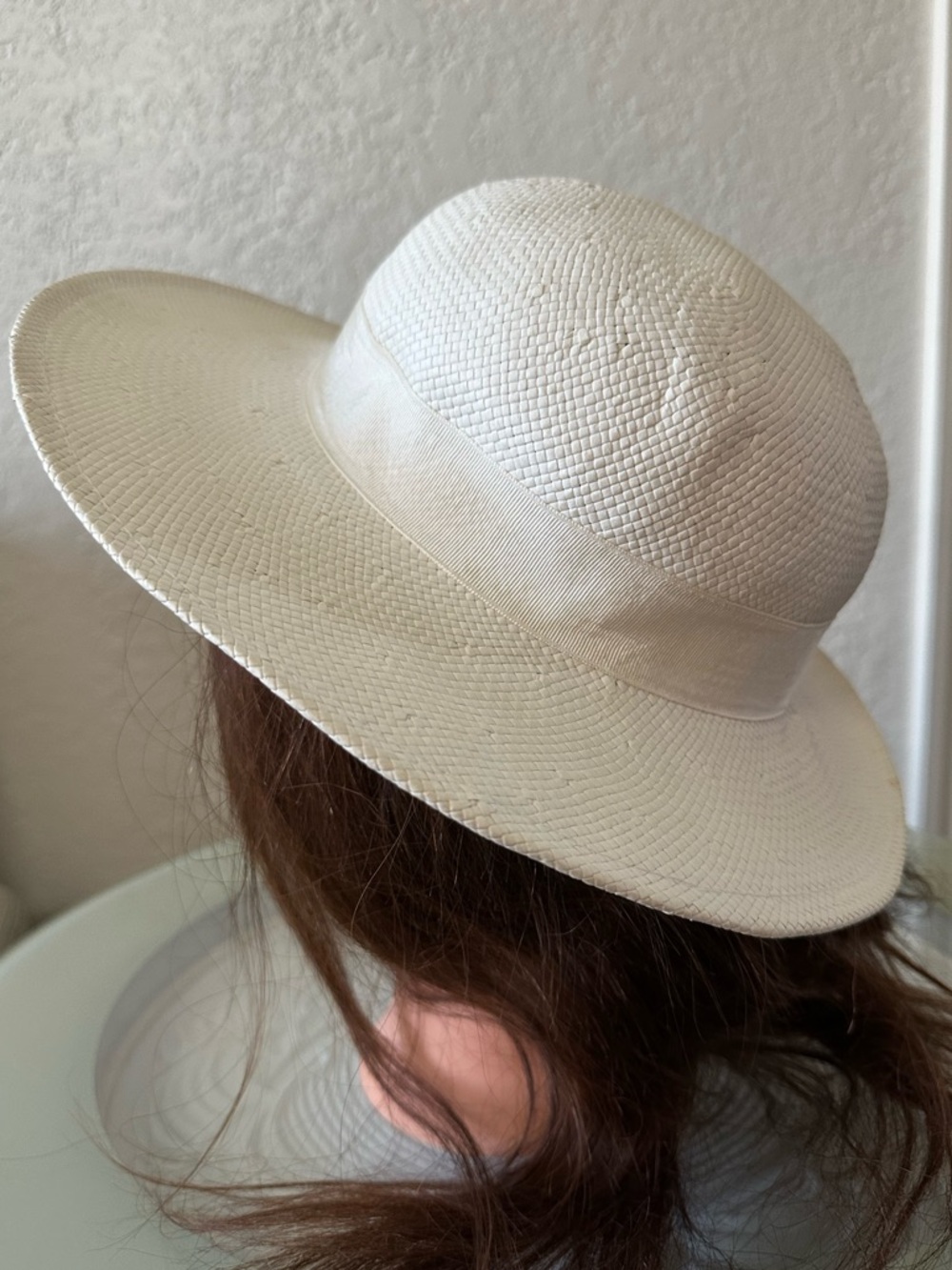 Vintage Women's Cream Straw Cloche Sun Hat with Decorative Bow 12 1/2” clean - Picture 7 of 12
